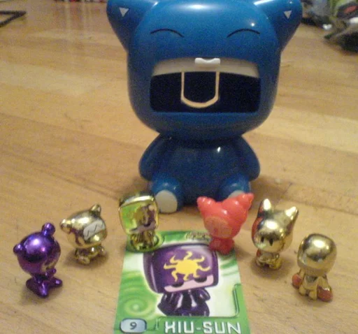 Board game, Gogo's Crazy Bones
