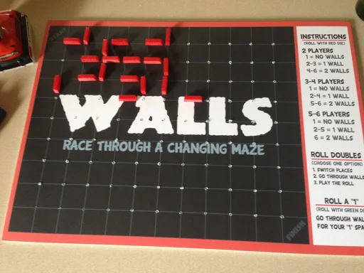 Board game, WALLS: Race Through a Changing Maze