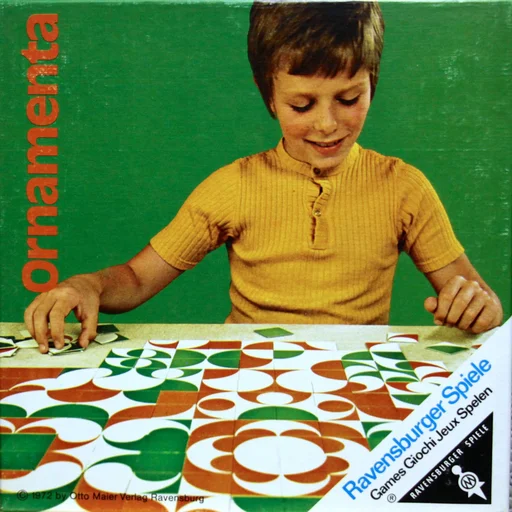 Board game, Ornamenta