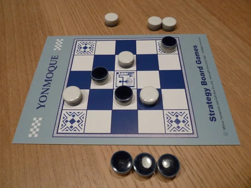 Board game, Yonmoque